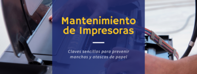 Técnico ejecutando la limpieza y mantenimiento físico de impresoras en Inforcopy.