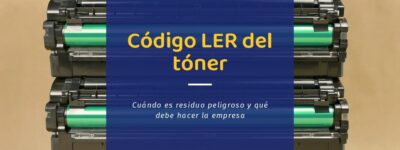 Cuatro cartuchos de tóner usados apilados de frente: su código LER del tóner depende de su ficha de seguridad y de si llevan chip