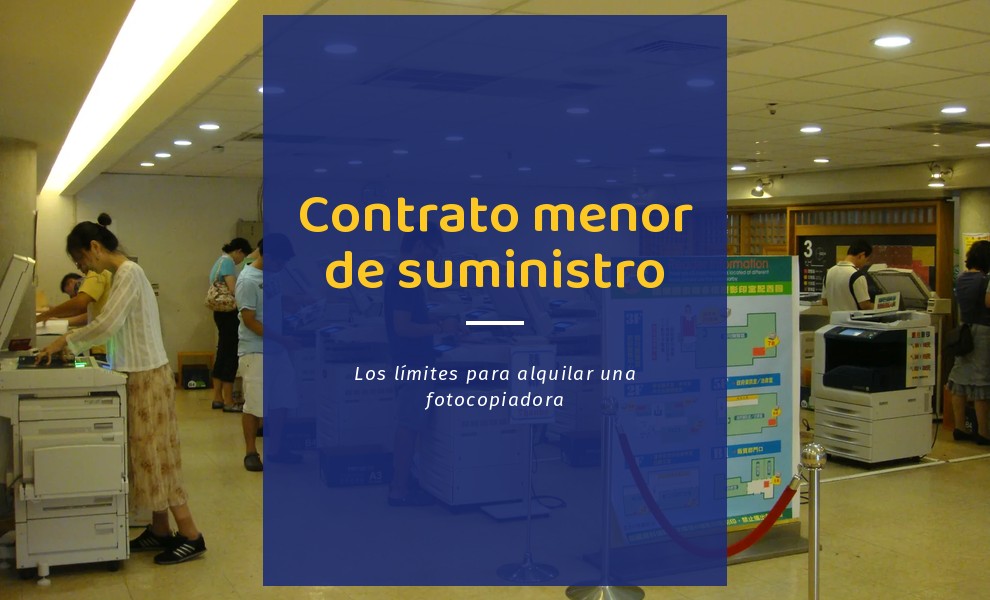 Multifunción Sharp BP-50C26 en color, con el alimentador de documentos arriba y cuatro bandejas de papel