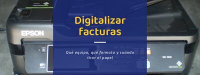 Digitalizar facturas: bandeja del alimentador automático de documentos de una multifunción de oficina, sobre el panel de control